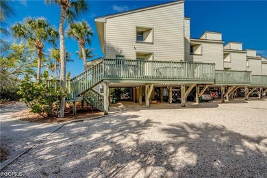 Stunning Waterfront End-Unit Condo with Direct Gulf Access in - photo 2
