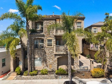 Welcome to this beautifully maintained townhome, built in 2008 - photo 3