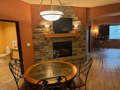 This condo is one of the larger three bedrooms (over 2,000 sq - photo 8