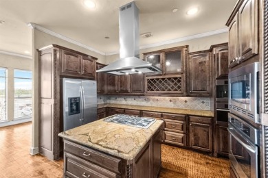 Luxurious 3 story condo close to everything Fort Worth has to