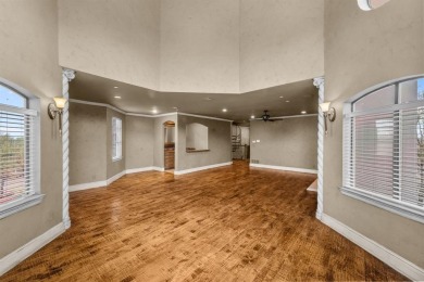 Luxurious 3 story condo close to everything Fort Worth has to