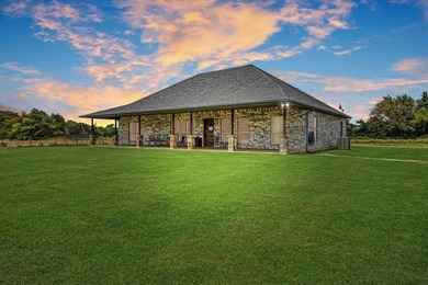 (private lake, pond, creek) Home For Sale in Ravenna Texas