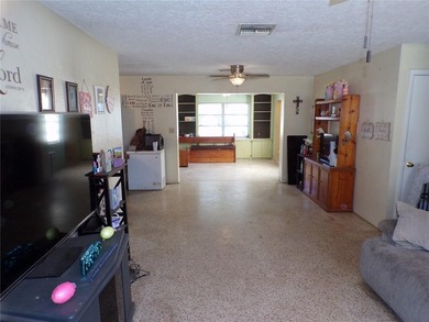 Amazing large family or multi-family opportunity on an oversized - photo 3
