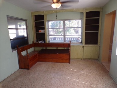 Amazing large family or multi-family opportunity on an oversized - photo 5
