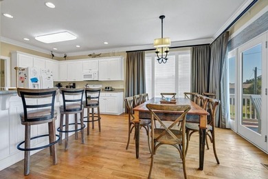 Custom built, 5BR/5BA home on the corner of Pompano, w/ ocean - photo 12