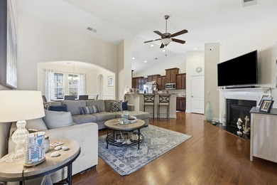 Welcome to this beautifully maintained 3-bedroom, 3-bath - photo 8