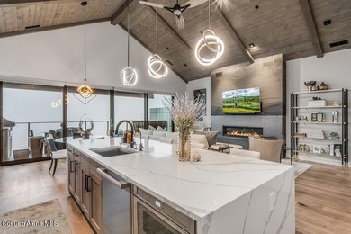 BLACK ROCK FLATS AT PRESTIGIOUS BLACK ROCK. Located inside the - photo 21