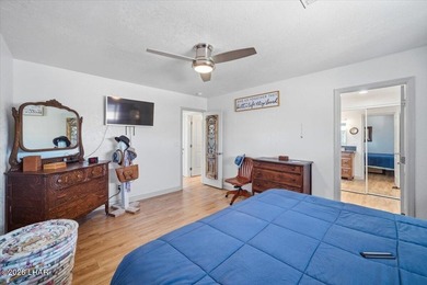Welcome to 1857 Willow Ave, a beautifully maintained 2-bedroom - photo 21