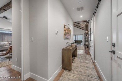 BLACK ROCK FLATS AT PRESTIGIOUS BLACK ROCK. Located inside the - photo 26