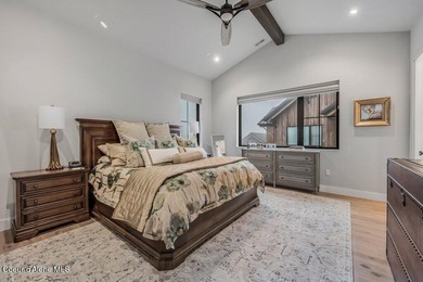 BLACK ROCK FLATS AT PRESTIGIOUS BLACK ROCK. Located inside the - photo 34