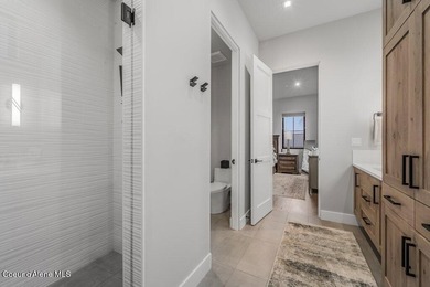 BLACK ROCK FLATS AT PRESTIGIOUS BLACK ROCK. Located inside the - photo 38