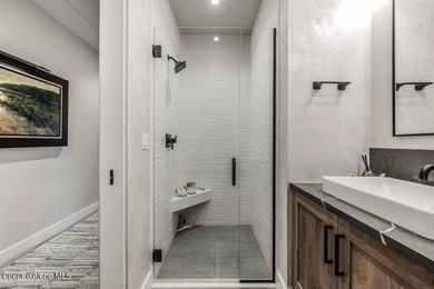 BLACK ROCK FLATS AT PRESTIGIOUS BLACK ROCK. Located inside the - photo 44
