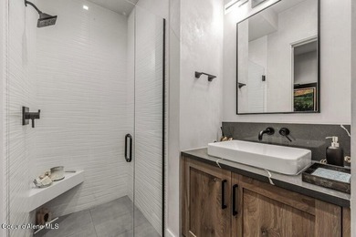 BLACK ROCK FLATS AT PRESTIGIOUS BLACK ROCK. Located inside the - photo 45