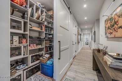 BLACK ROCK FLATS AT PRESTIGIOUS BLACK ROCK. Located inside the - photo 46