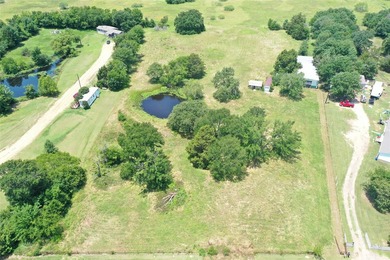 Bring your imagination to this rare 4-acre cul-de-sac property - photo 8