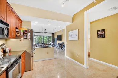 Beautifully maintained and spacious 2-bedroom, 2-bath corner - photo 7