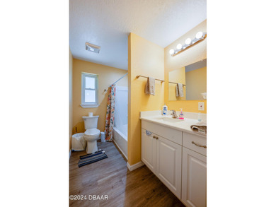 Motivated Seller! A totally renovated 4-bedroom 3- full bathroom - photo 11