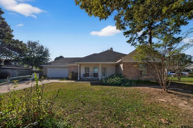 Lake Home For Sale in Chandler, Texas