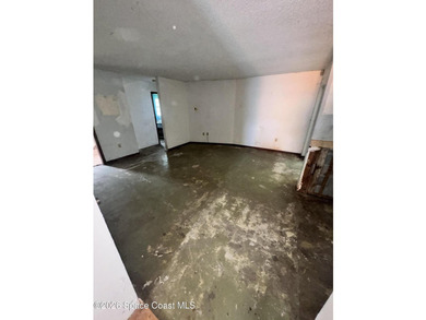 INVESTOR ALERT! Seller will consider all offers! Incredible - photo 11