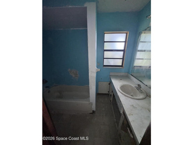 INVESTOR ALERT! Seller will consider all offers! Incredible - photo 12