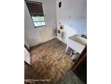 INVESTOR ALERT! Seller will consider all offers! Incredible - photo 16