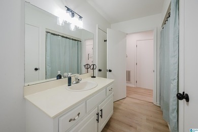 NICLEY REMODELED HOME ON A QUAINT STREET W 3 OTHER HOUSES - photo 24