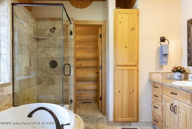 Shooting Star Ranch offers a rare combination of privacy - photo 25