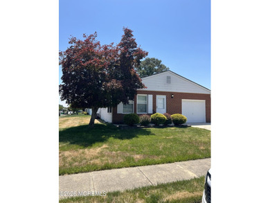 Welcome to comfortable carefree living! maintained 2bdr 2 bath - photo 3