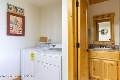 Shooting Star Ranch offers a rare combination of privacy - photo 33