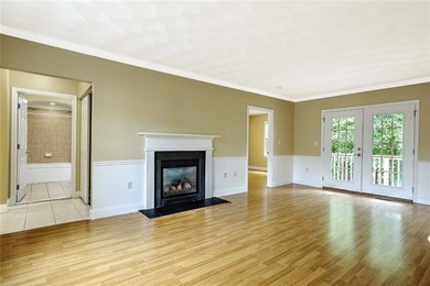 Welcome to this inviting end unit condo offering the perfect - photo 10