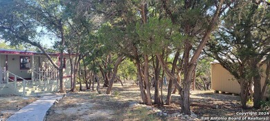 Lake Medina Home For Sale in Bandera Texas