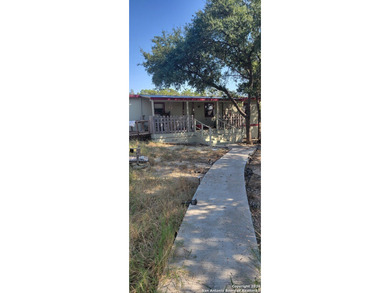 Charming Hill Country Retreat - Perfect Starter Home or Weekend - photo 3