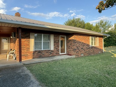 Lake Cumberland Home For Sale in Monticello Kentucky