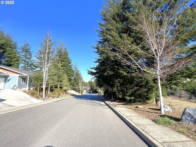 Surrounded by towering trees and quality custom homes, this - photo 9