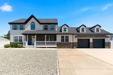 Shelter Cove Colonial on double lot w/ new oversized 2 car - photo 1
