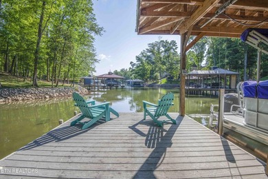 Lake Living on Watts Bar. This custom-built craftsman style home - photo 47