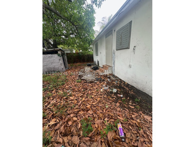 Investment Opportunity - This three-bedroom, two-bath home - photo 3