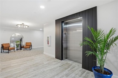 **1 BED UNIT ON TOP FLOOR NEAR ELEVATOR. PRIVATE BALCONY, EN - photo 3