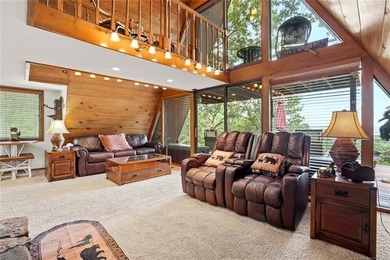 Fully furnished and cozy A-frame cabin situated on four lots in - photo 2