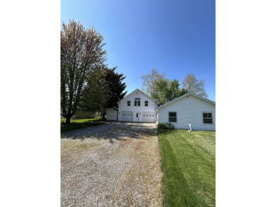 Lake Home For Sale in Wolcottville, Indiana