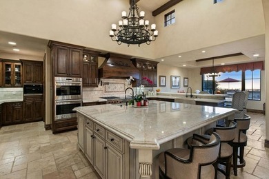 Welcome home to this extraordinary, private single-level estate - photo 11