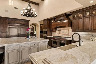 Welcome home to this extraordinary, private single-level estate - photo 13