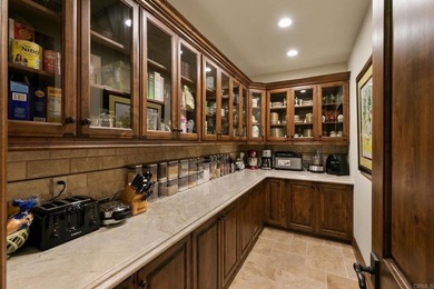 Welcome home to this extraordinary, private single-level estate - photo 16