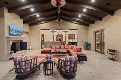 Welcome home to this extraordinary, private single-level estate - photo 31