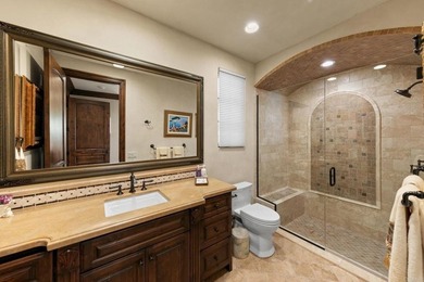 Welcome home to this extraordinary, private single-level estate - photo 34