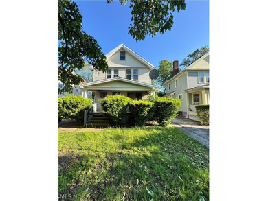 Welcome to an investor deal in South Collinwood. This 3 bedroom - photo 1