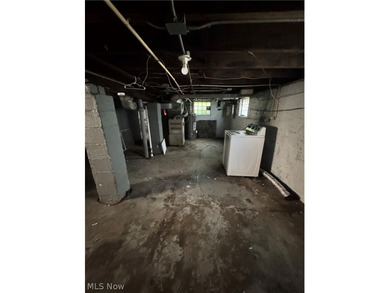 Welcome to an investor deal in South Collinwood. This 3 bedroom - photo 4