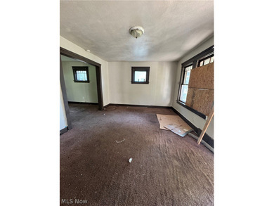 Welcome to an investor deal in South Collinwood. This 3 bedroom - photo 9