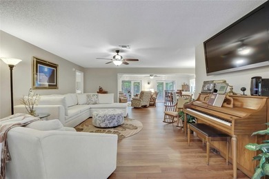 Welcome to this absolutely stunning 2-bedroom, 2-bath, 2-car - photo 3