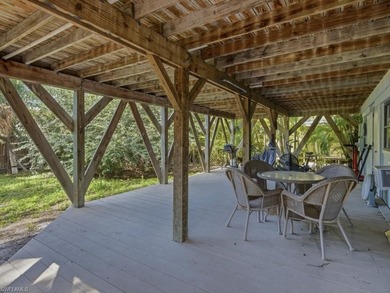 LOCATION, LOCATION, LOCATION! No HOA and ideally situated just - photo 8